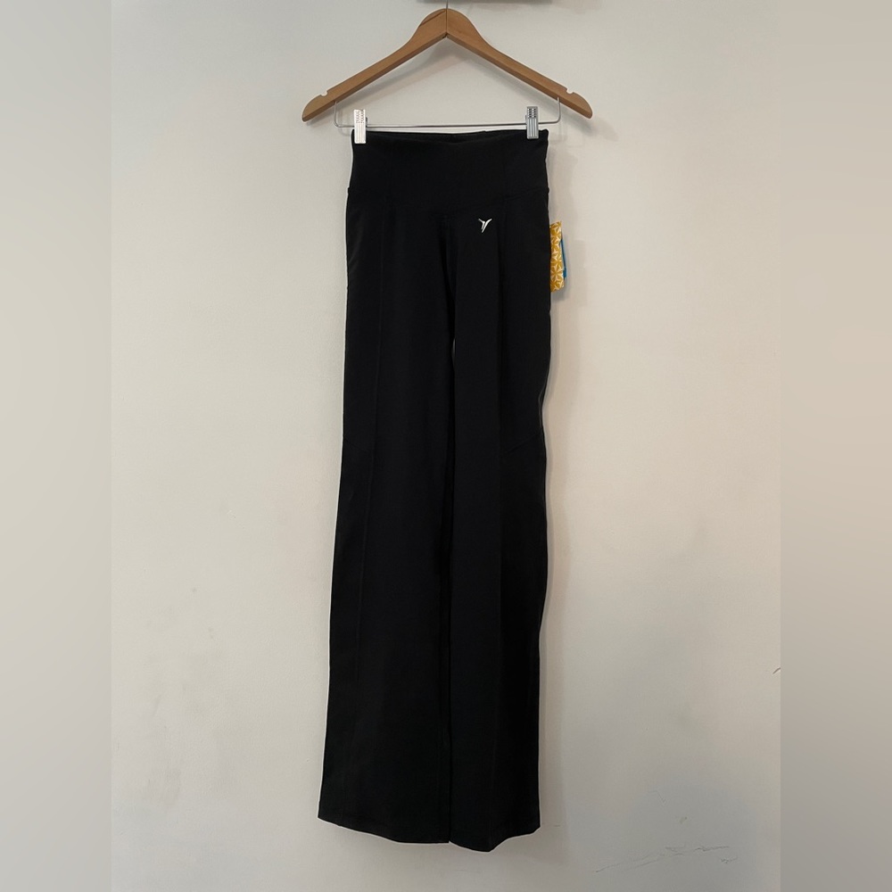 Old Navy gym/ yoga pants - Picture 3 of 14